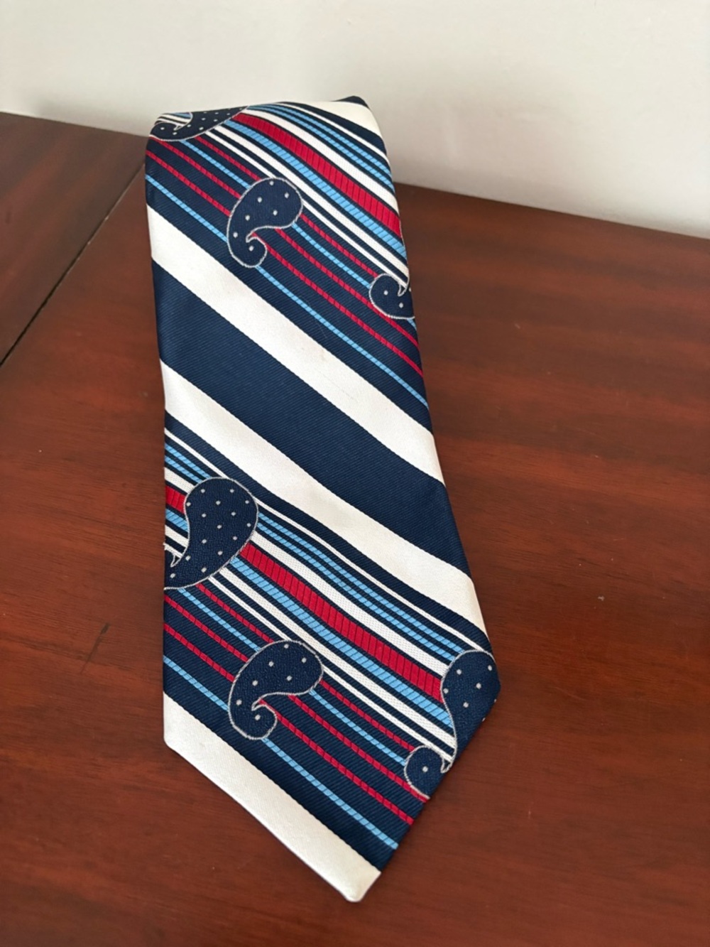Grenada By Excello Men’s Tie Red White Blue Stripe Paisley 100% Polyester VTG
